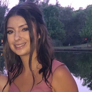 Meet your Posher, Clarissa